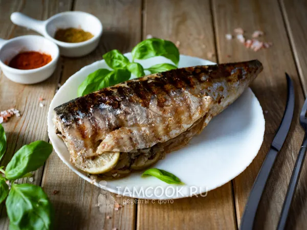 Фото блюда: Скумбрия на пергаменте на сковороде (без масла)