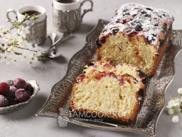 Фото блюда: Кокосовый кекс с вишней