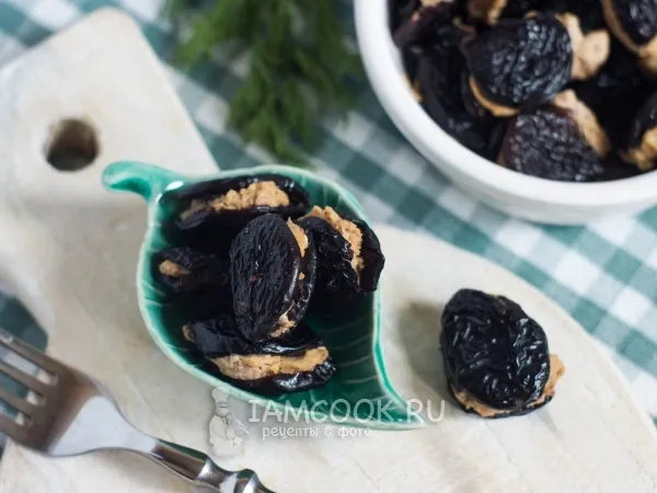 Фото блюда: Чернослив, фаршированный орехами и чечевицей