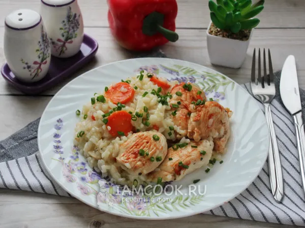 Фото блюда: Курица с рисом на сковороде