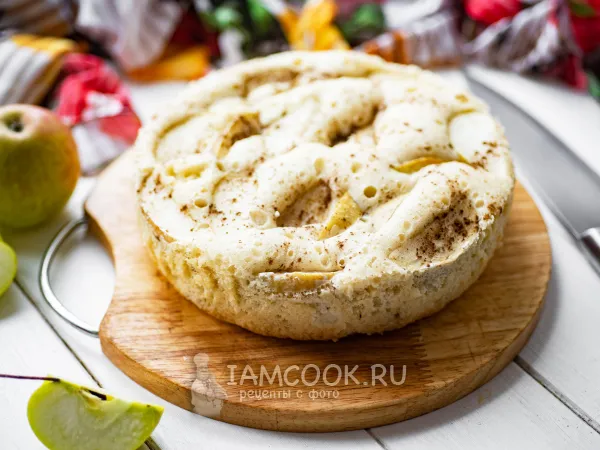 Фото блюда: Пышная шарлотка с яблоками в мультиварке