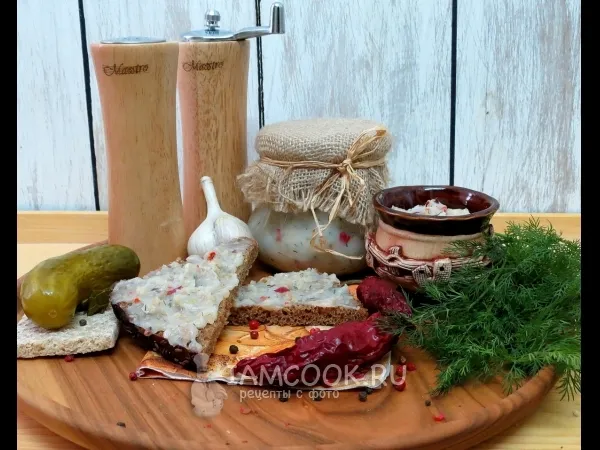 Фото блюда: Закуска из сала с чесноком