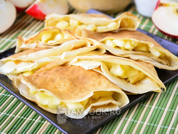 Фото блюда: Блины с яблочной начинкой