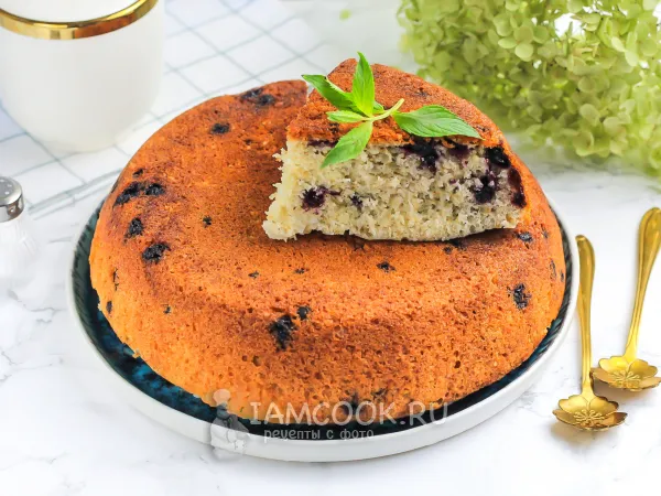 Фото блюда: Пирог с черникой на сковороде