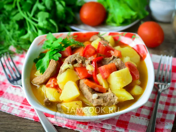 Фото блюда: Гуляш из говядины с картофелем
