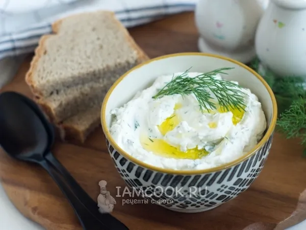 Фото блюда: Соус-дип из феты с йогуртом и зеленью