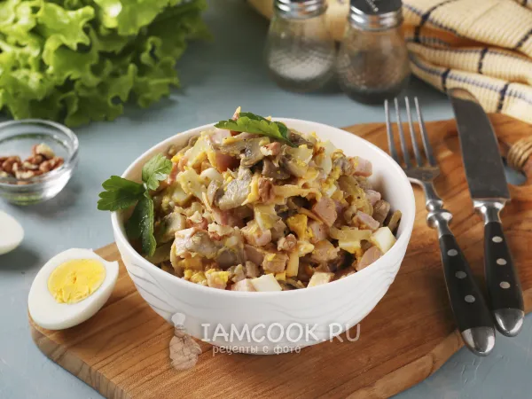 Фото блюда: Салат «Боярский» с бужениной и грибами