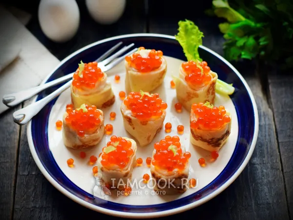 Фото блюда: Блины с красной икрой и сливочным сыром