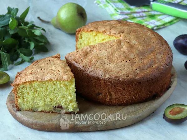 Фото блюда: Шарлотка с грушами и сливами