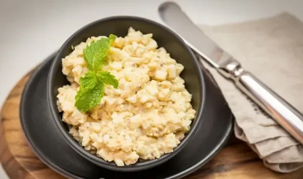 Фото блюда: Яичный салат с пармезаном и медом
