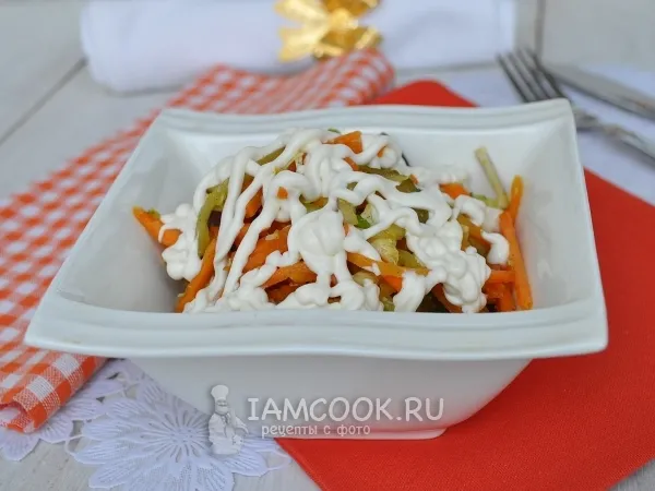Фото блюда: Салат «Лисичка» с корейской морковкой