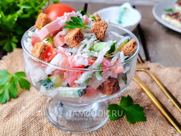 Фото блюда: Салат из дайкона с колбасой