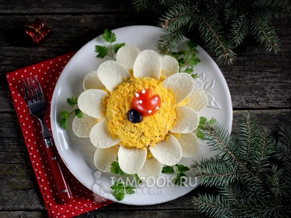 Фото блюда: Салат с чипсами и копченой колбасой