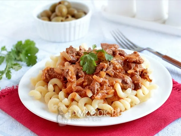 Фото блюда: Бефстроганов из говядины с луком и сметаной