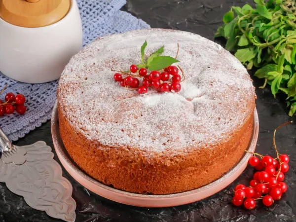 Фото блюда: Шарлотка с красной смородиной