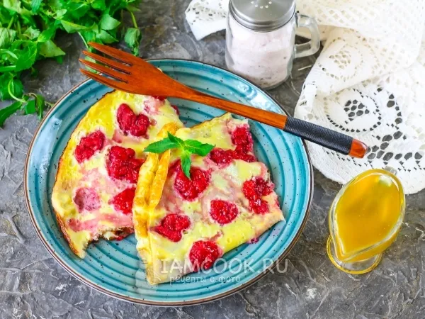 Фото блюда: Сладкий омлет с малиной