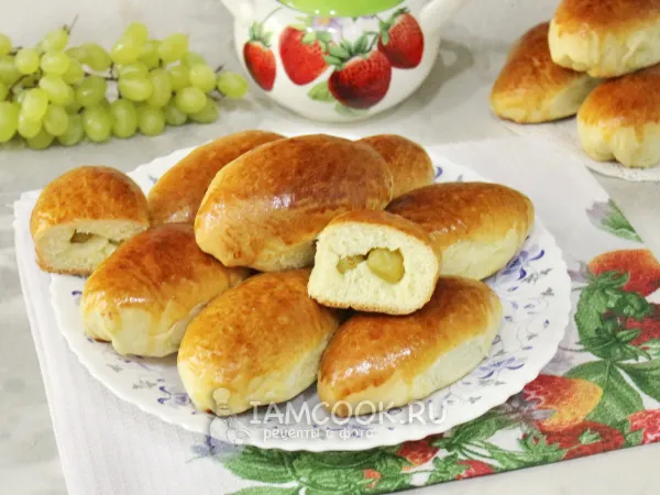 Фото блюда: Пирожки с виноградом
