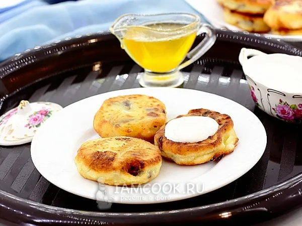 Фото блюда: Сырники из творога с изюмом