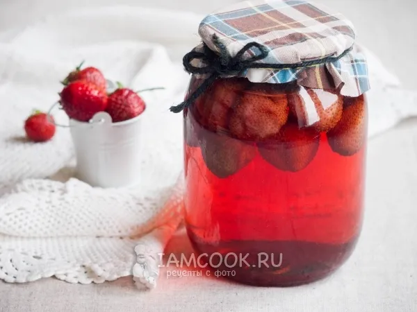 Фото блюда: Клубничный компот на зиму в литровых банках