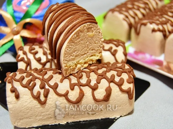 Фото блюда: Муссовое пирожное с молочным шоколадом и сливками на желатине