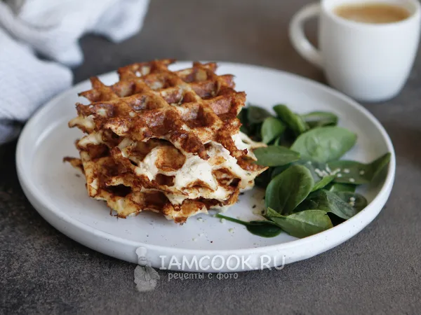 Фото блюда: Вафли с курицей и сыром