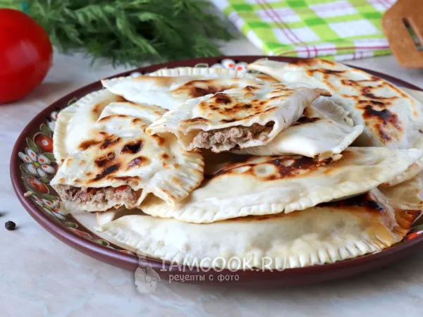 Фото блюда: Янтык с мясом и помидорами