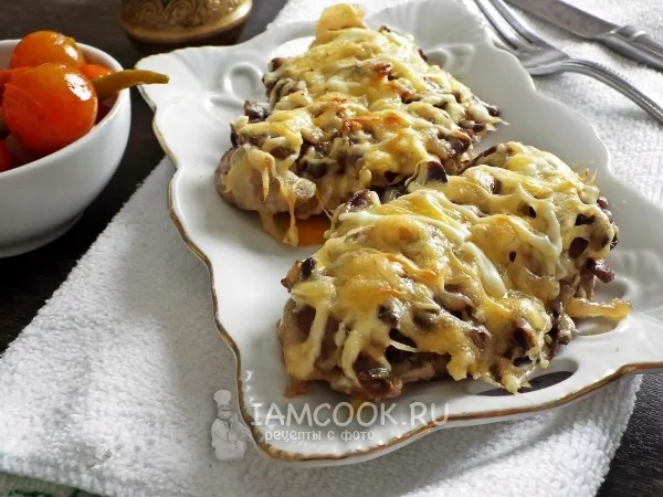 Фото блюда: Свиные отбивные с грибами в духовке