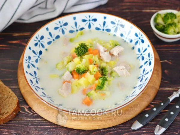 Фото блюда: Сливочный суп с брокколи и курицей