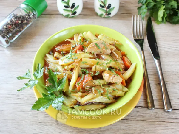 Фото блюда: Азу из свинины в мультиварке (с картошкой и солеными огурцами)