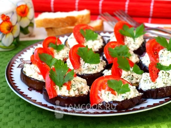 Фото блюда: Закуска из баклажанов с фетой и чесноком