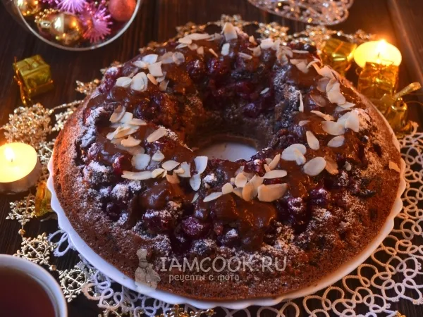 Фото блюда: Шоколадный пряный пирог с вишней