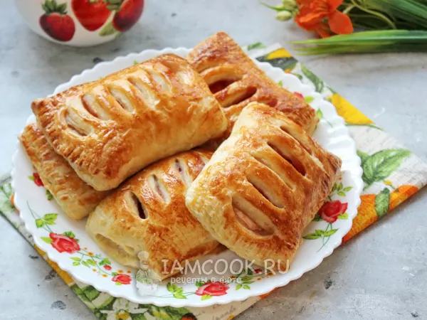 Фото блюда: Слойка с творогом и клубникой