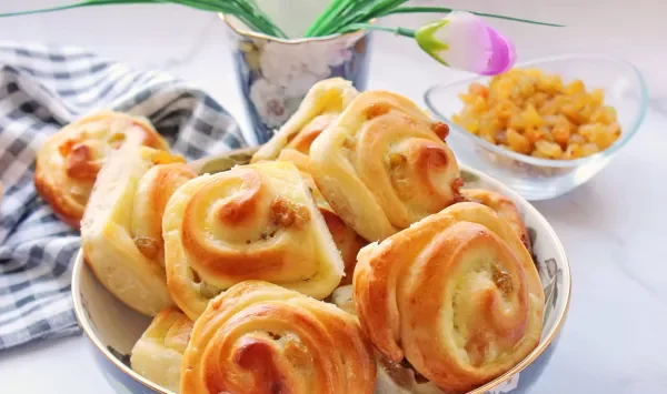 Фото блюда: Французские булочки с изюмом