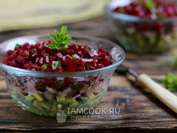 Фото блюда: Салат с сельдью и авокадо