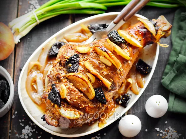 Фото блюда: Индейка с яблоками и черносливом