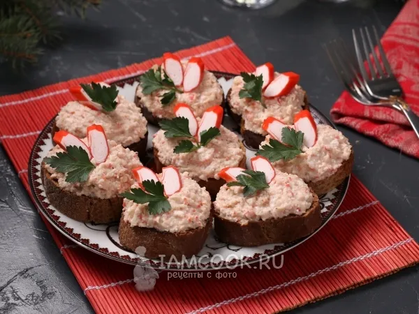 Фото блюда: Бутерброды с крабовыми палочками и фасолью