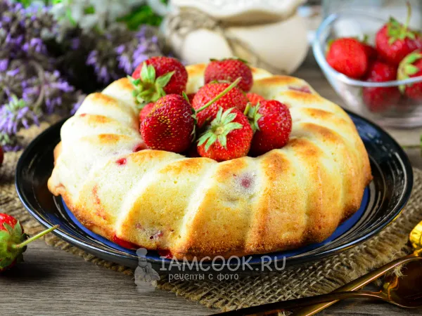 Фото блюда: Творожный кекс с клубникой