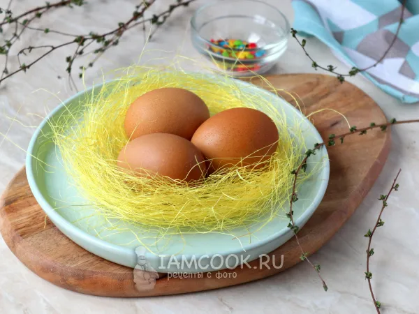 Фото блюда: Как покрасить яйца паприкой на Пасху?