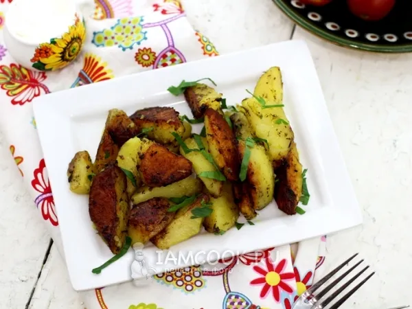 Фото блюда: Картофель по-деревенски в мультиварке