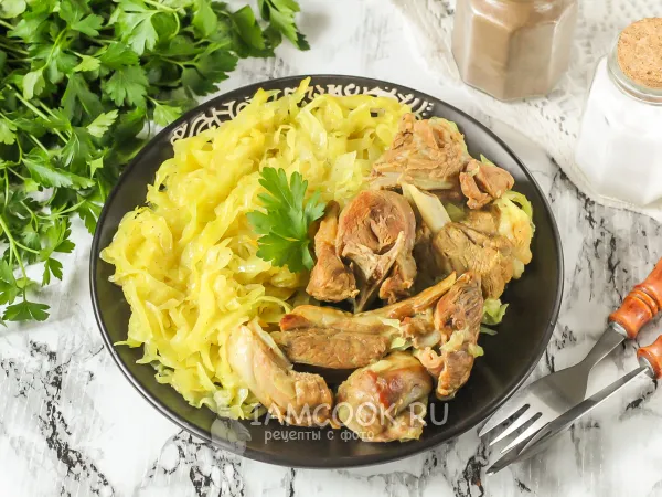 Фото блюда: Тушеная капуста с бараниной