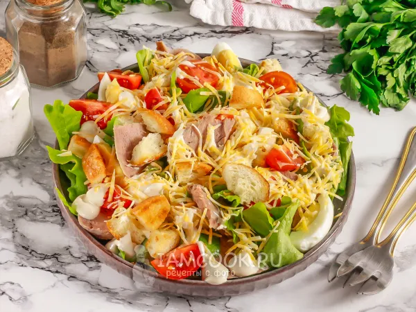 Фото блюда: Салат «Цезарь» с языком