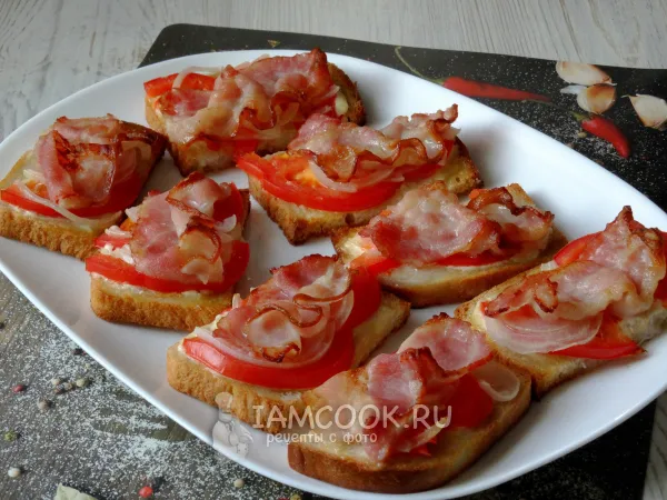 Фото блюда: Горячие бутерброды с беконом