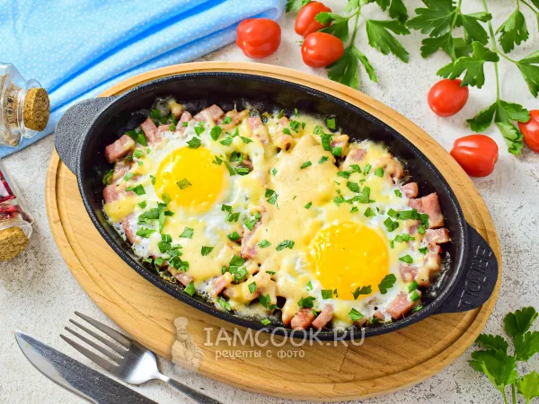 Фото блюда: Яичница с ветчиной и сыром