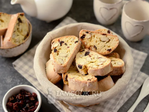 Фото блюда: Бискотти с клюквой и миндалём