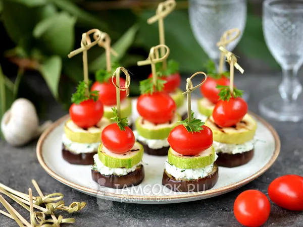 Фото блюда: Канапе из баклажанов и кабачков