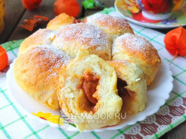 Фото блюда: Разборник с конфетами из дрожжевого теста