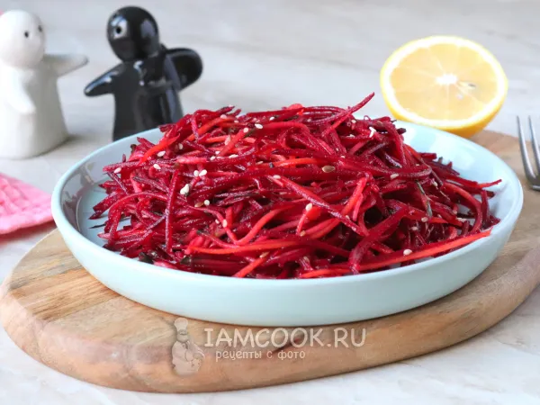 Фото блюда: Салат из огурца, сырой свеклы и моркови