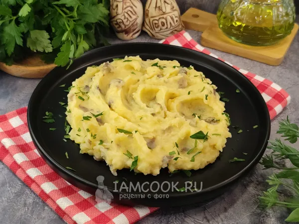Фото блюда: Картофельное пюре с грибами и сыром