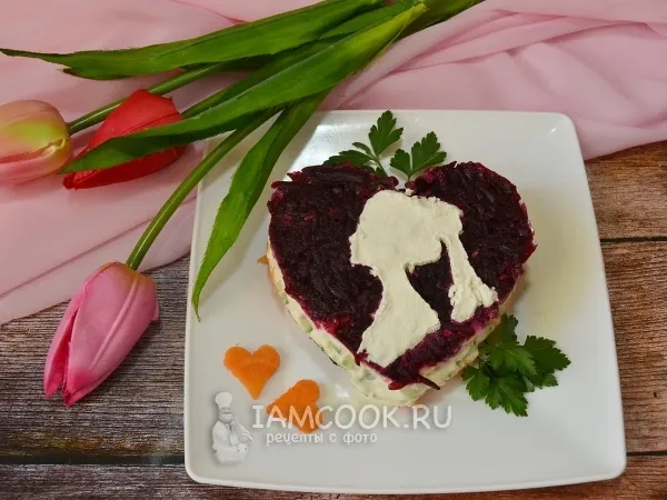 Фото блюда: Салат «Любовница» с изюмом и грецкими орехами