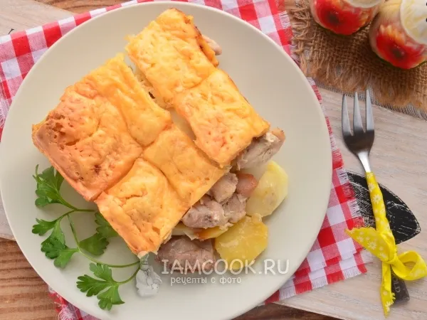 Фото блюда: Картошка с курицей, сыром и майонезом в духовке